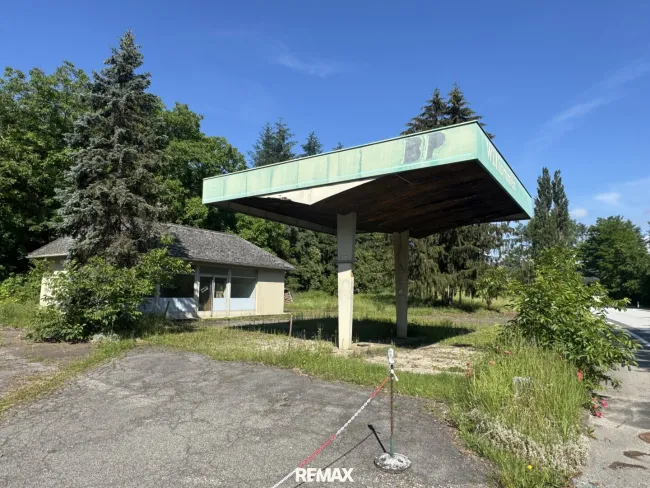 Tankstellen-Gebäude