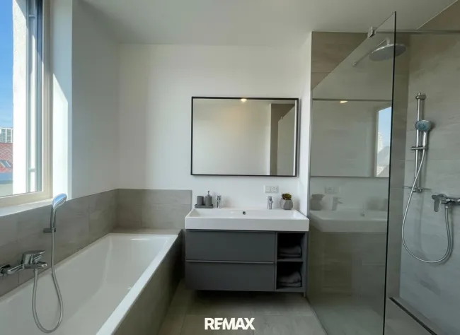 Badezimmer - Symbolfoto KI