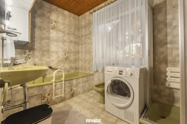 Badezimmer EG