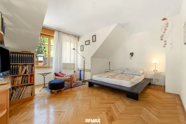 Schlafzimmer DG