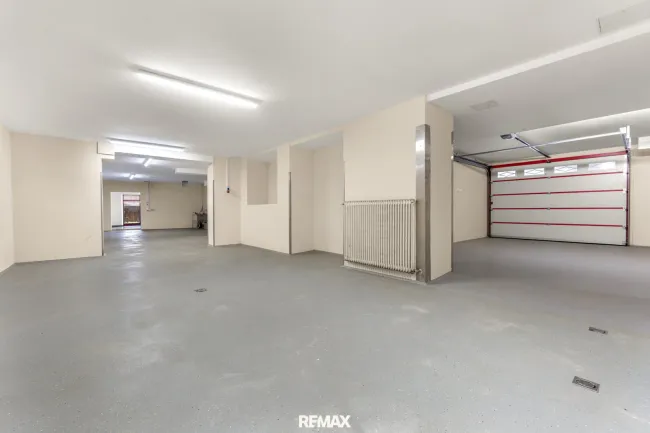 Garage/Lagerflächen