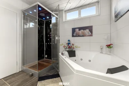 Badezimmer EG