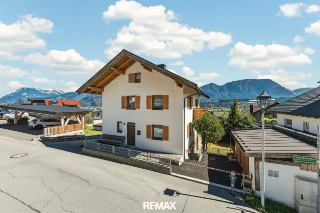 Leistbares Wohnhaus mit zwei Einheiten - Titelbild