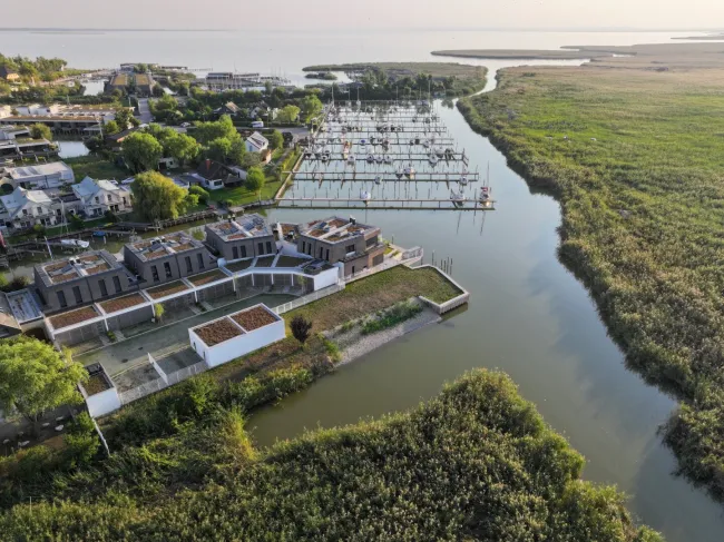 Exklusive Seevilla in Premiumlage am Neusiedlersee – möbliert/teilmöbliert zu mieten - Bild