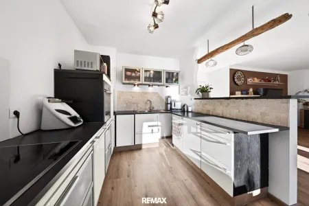 Traumhaftes Zuhause in Kramsach: 84 m² Wohnkomfort, Eigengarten & 2 Stellplätze verfügbar