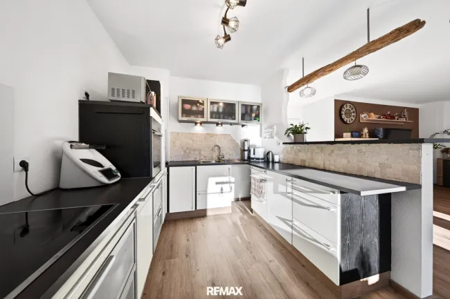 Traumhaftes Zuhause in Kramsach: 84 m² Wohnkomfort, Eigengarten & 2 Stellplätze verfügbar - Bild