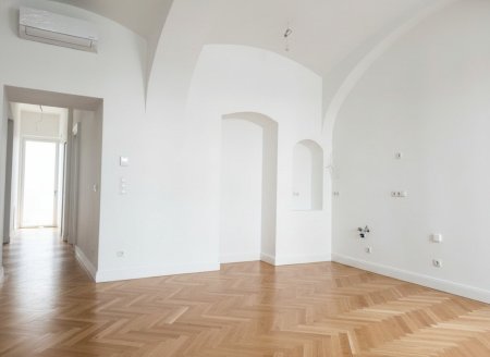 Altbau-Erstbezug mit 20m² Terrasse Nähe Karmelitermarkt