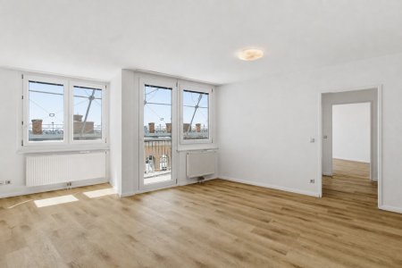 360 Grad Rundgang - Erstbezug nach Sanierung: 3-Zimmer Dachgeschosswohnung mit Süd-Loggia und Weitblick im Gasometer - 85,5m², 6. Etage!