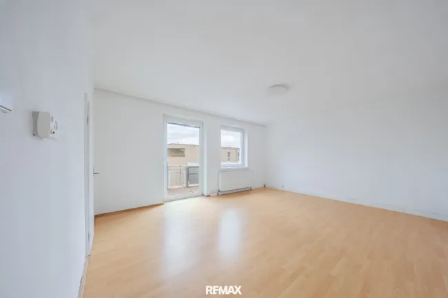 ""NEUER PREIS"" Charmantes Einfamilienhaus mit Garten, Terrasse mit Fernblick & 4 Garagen im Zentrum St. Florian - Bild