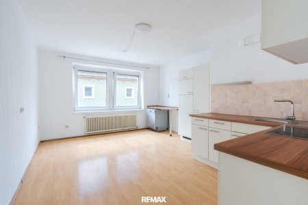""NEUER PREIS"" Charmantes Einfamilienhaus mit Garten, Terrasse mit Fernblick & 4 Garagen im Zentrum St. Florian