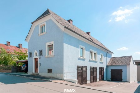 ""NEUER PREIS"" Charmantes Einfamilienhaus mit Garten, Terrasse mit Fernblick & 4 Garagen im Zentrum St. Florian
