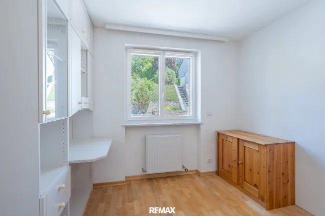Büro EG