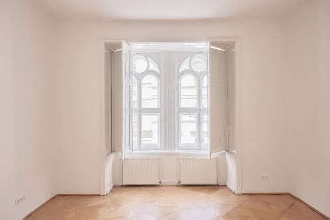 San.bedürftige Beletage nahe Servitenviertel/Schottentor (U2) - Bild