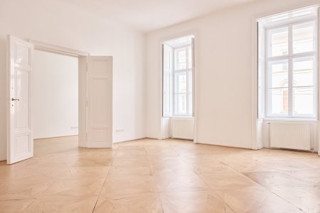 San.bedürftige Beletage nahe Servitenviertel/Schottentor (U2)