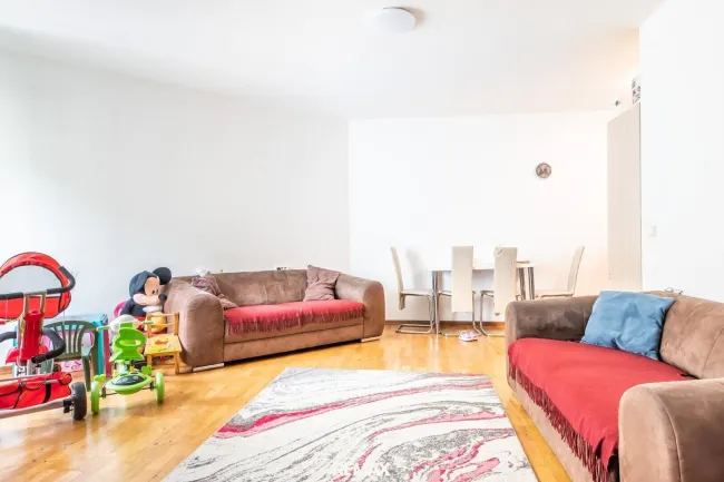 Wohn- und Esszimmer inkl. Kochnische