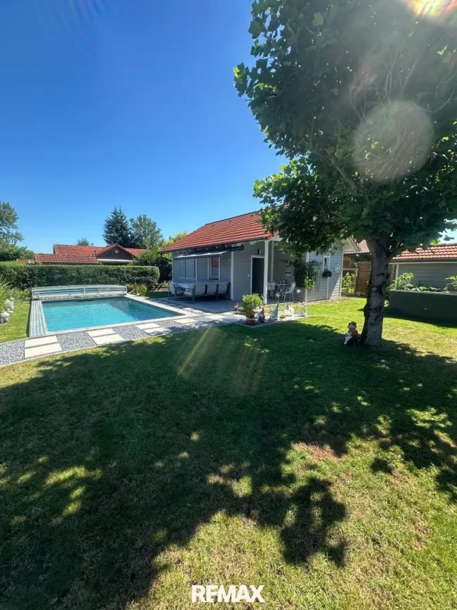 ***Urlaubsfeeling*** – Gepflegtes Gartenhaus mit Pool - Bild