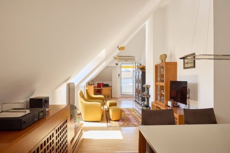 Exklusives Penthouse im 8. Bezirk – gesamte Dachgeschoßebene mit Terrasse & optionaler Einzelgarage