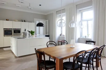 Altbau mit Terrasse und Wellness bei Schlosspark (U4)