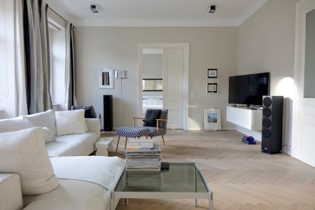 Altbau mit Terrasse und Wellness bei Schlosspark (U4)