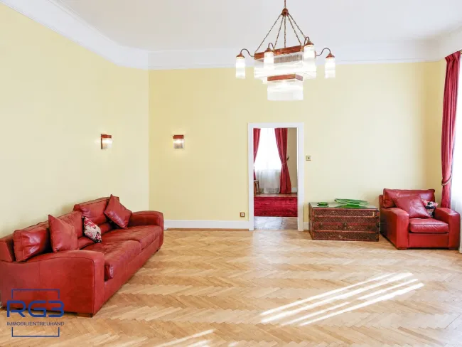 Repräsentative Altbauwohnung im Botschaftsviertel - Bild