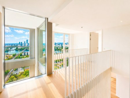 Penthouse Vienna: Duplex Sky Residence with Danube & City View