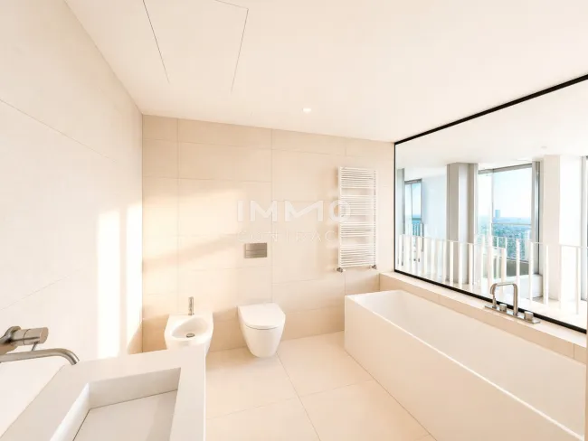 Penthouse Vienna: Duplex Sky Residence with Danube & City View - Bild