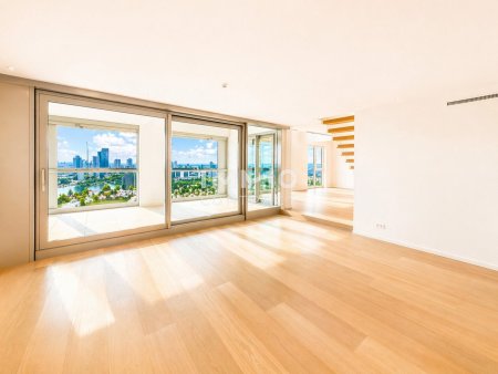 Penthouse Vienna: Duplex Sky Residence with Danube & City View