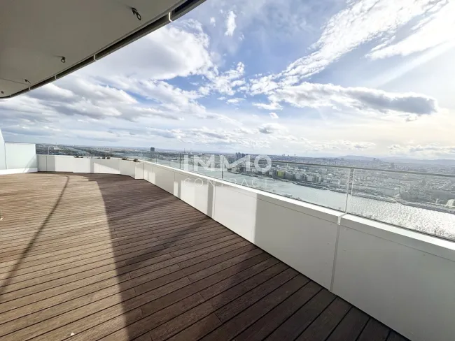 Balkon Richtung City & Neue Donau (flussabwärts)