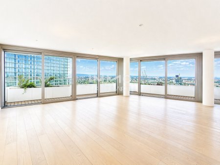 Exklusive 120m² Luxuswohnung mit 20m² Balkon & atemberaubendem Kahlenberg-Blick im 45. Stock