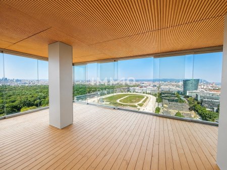 Rooftop Pool: Skyline Living im 22. Stock Erstbezug und provisionsfrei