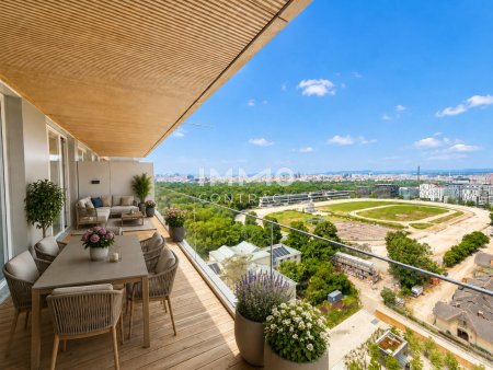 Jetzt besichtigen: Top-Vierzimmer-Apartment mit Concierge, Gym, Pool, Lounge uvm.