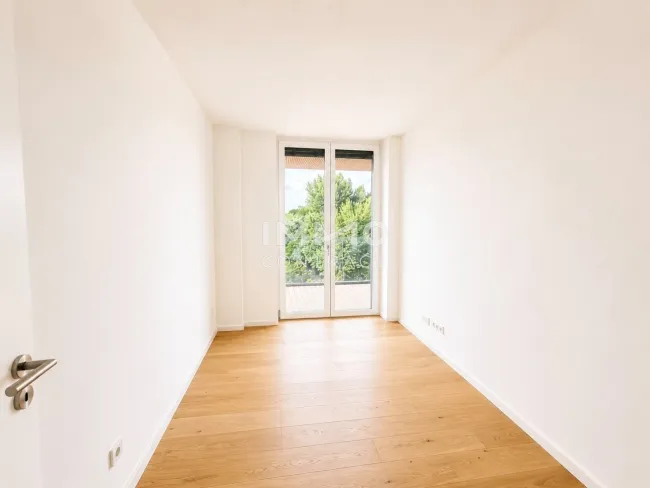 Provisionsfrei & NEU: Hochhaus mit Concierge, Gym, Sauna, Pool, Dining-Room uvm. - Bild
