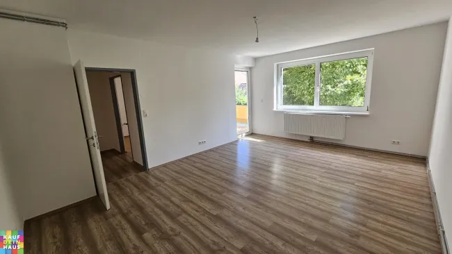 Großzügige 3-Zimmer Genossenschaftswohnung mit Balkon - Bild