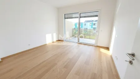 Exklusive und energiesparende Dachterrassenwohnung mit sensationell hohen Decken!
