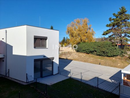 Erstbezug! Charmante 2-Zi Gartenwohnung in Ulrichskirchen mit Terrasse & Stellplatz!