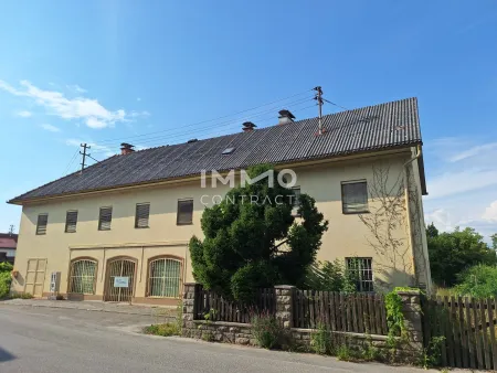 Historisches Gebäude in Alkoven zum Verkauf