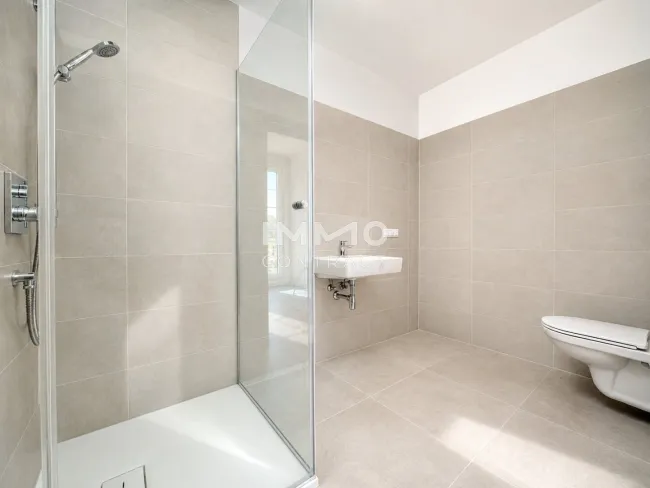 BAD mit Dusche und WC