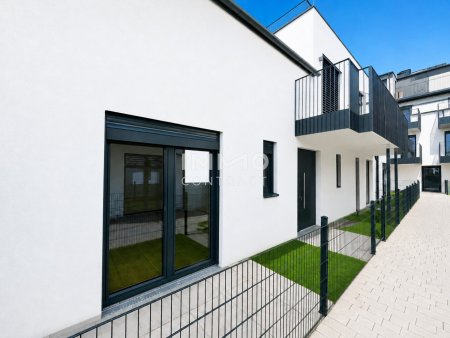 AUSSENANSICHT_HAUS