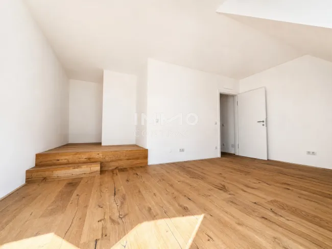 Büro / Kinderzimmer mit Balkon
