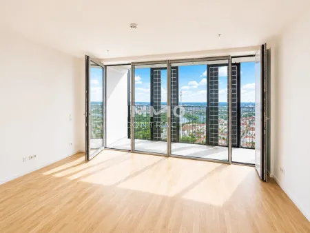 DC2 Tower: Erstbezug 33. Etage: Skyline & Wasser – Exklusive 2-Zimmer mit Freifläche