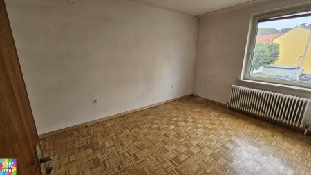 Frisch sanierte 2-Zimmerwohnung im ersten Stock
