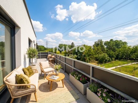 Traumhafte 3-Zimmer Wohnung mit großer hofseitiger Terrasse & Garten im Hof