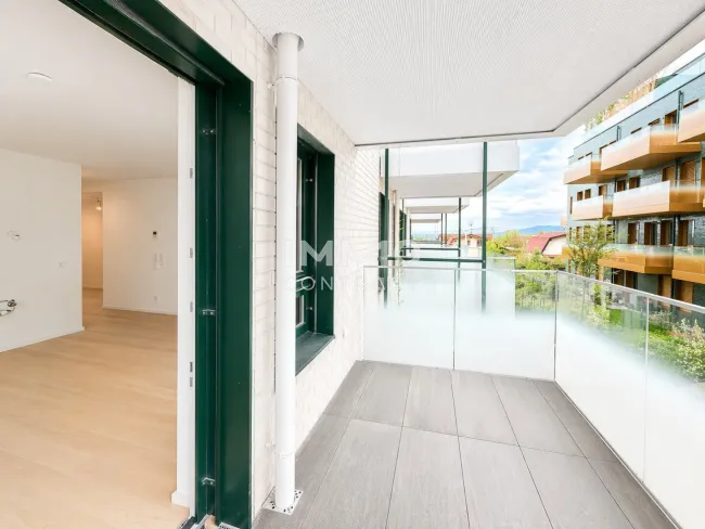Brad New Residence: Wake Up Surrounded by Nature - Bild