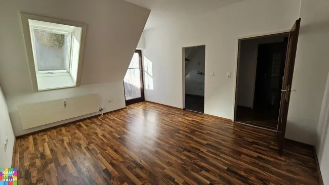 1 ZIMMERWOHNUNG MIT BALKON IN ABSOLUTER RUHELAGE - Bild