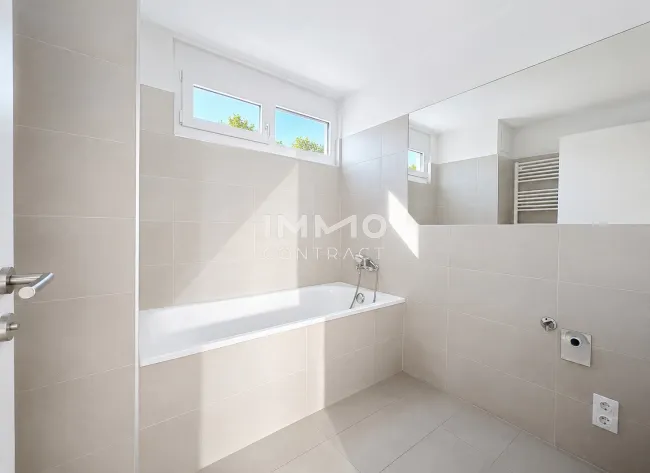Bad mit Badewanne