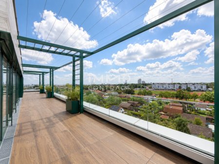 Exklusives Penthouse mit 90m2 Panoramaterrasse: Provisionsfrei: Wohnung + Büro mit luxuriöser Ausstattung
