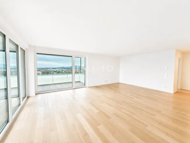 Luxury Residence with Open Views: 4th Floor - commission free - Titelbild