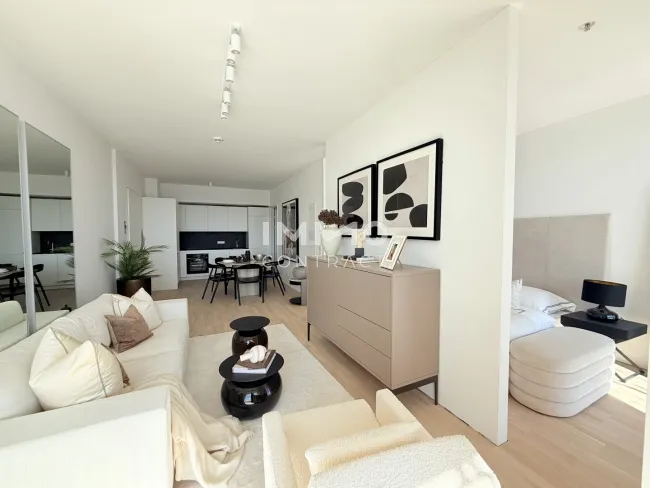 Skyline Living in DC2 Tower – South-Facing 1-Bedroom with Private Loggia DC2 - Bild