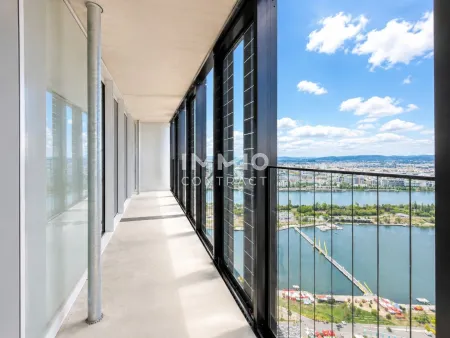 Neu - 40. Etage: Erstbezug mit Kahlenbergblick und Abendsonne: DC2 Tower