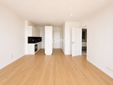 DC2 Tower Erstbezug: 36. Etage - Exklusive 2-Zimmer-Residenz mit Loggia